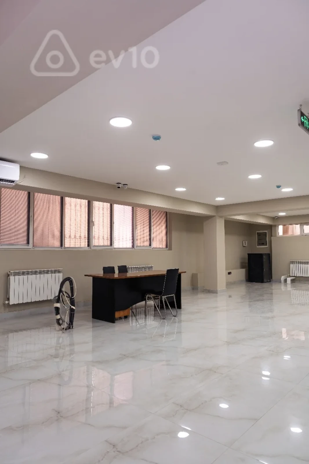 Kirayə verilir 5 otaqlı ofis 140 m²