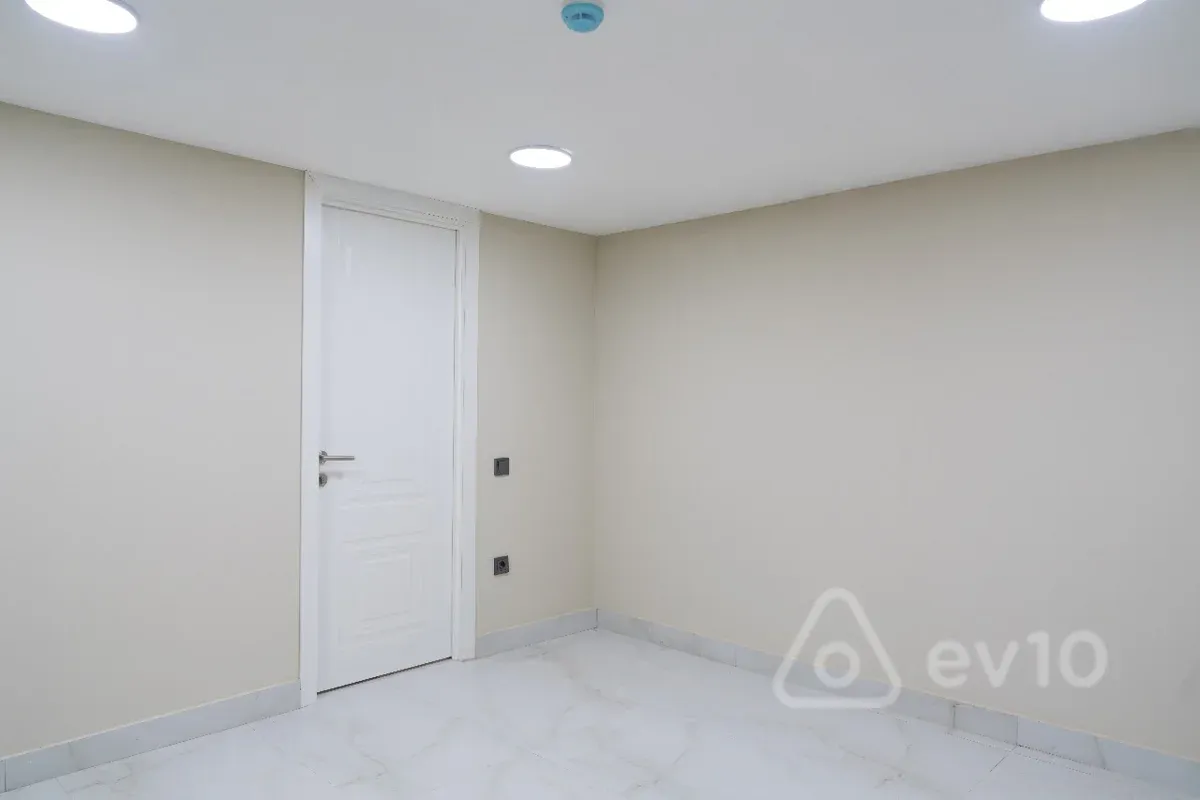 Kirayə verilir 5 otaqlı ofis 140 m²