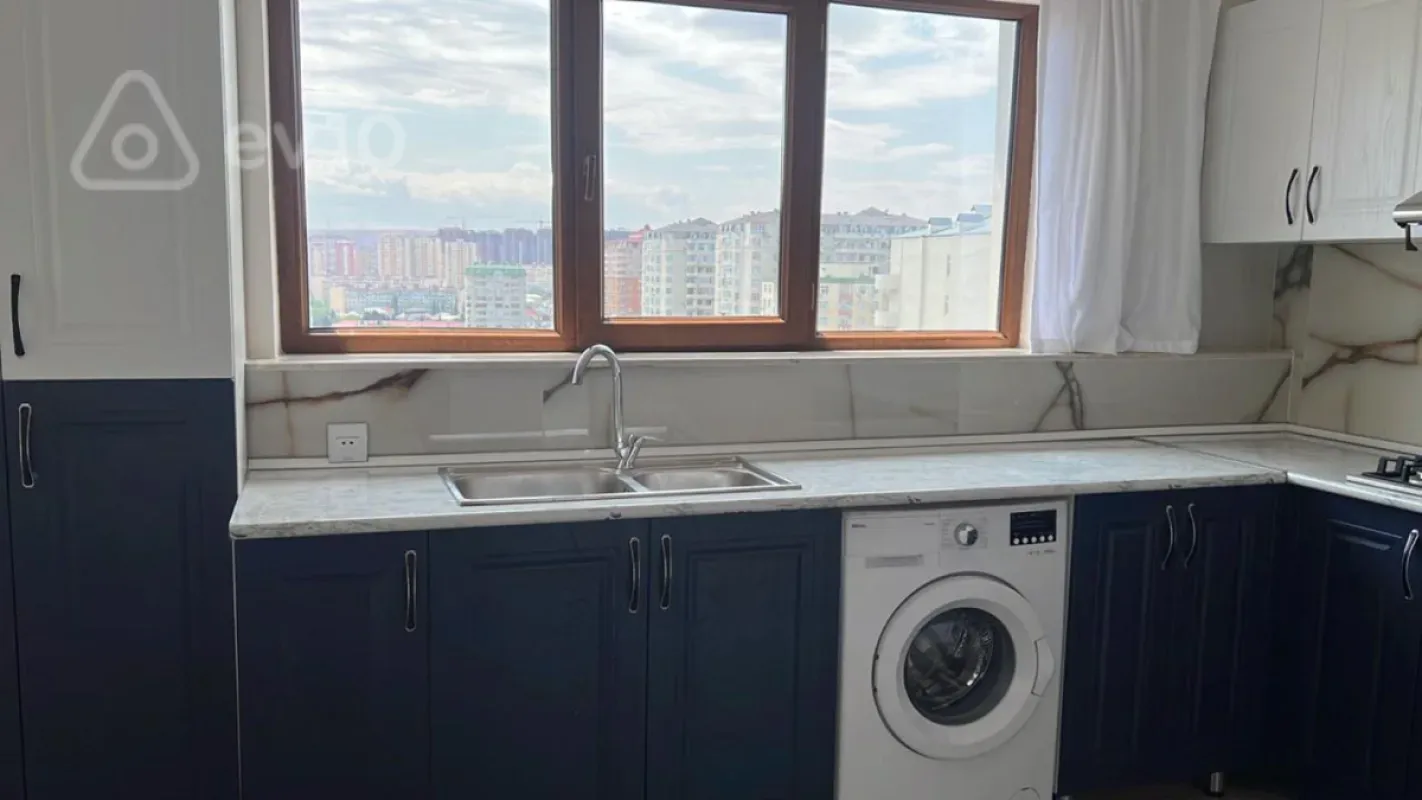 Kirayə verilir 3 otaqlı yeni tikili 110 m²