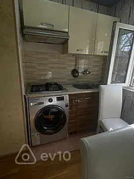 Kirayə verilir 2 otaqlı köhnə tikili 60 m²