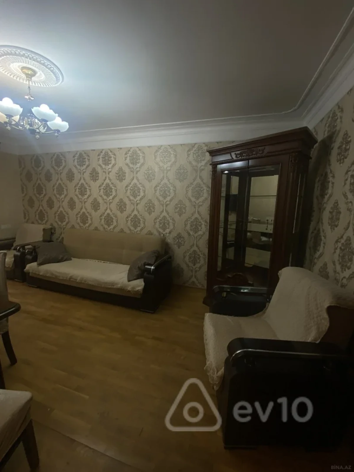 Kirayə verilir 2 otaqlı köhnə tikili 60 m²
