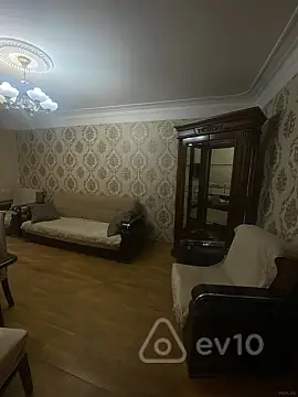 Kirayə verilir 2 otaqlı köhnə tikili 60 m²