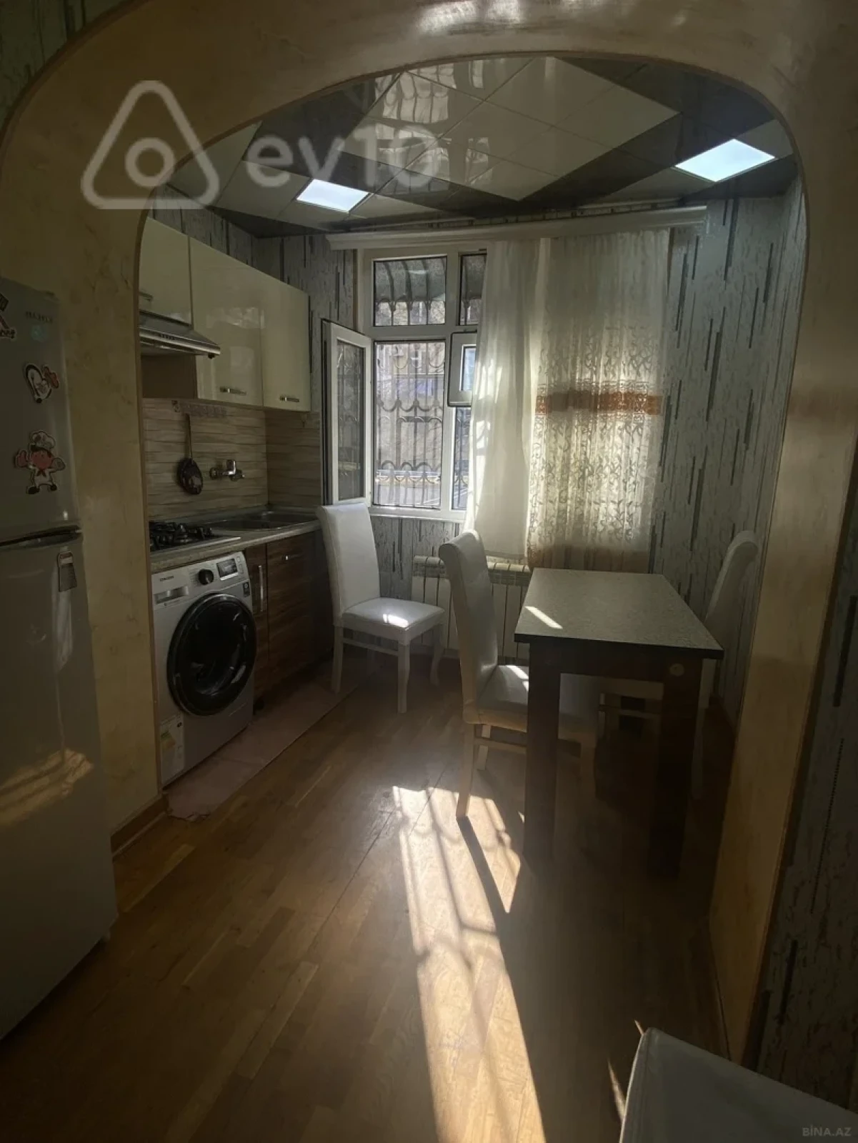 Kirayə verilir 2 otaqlı köhnə tikili 60 m²