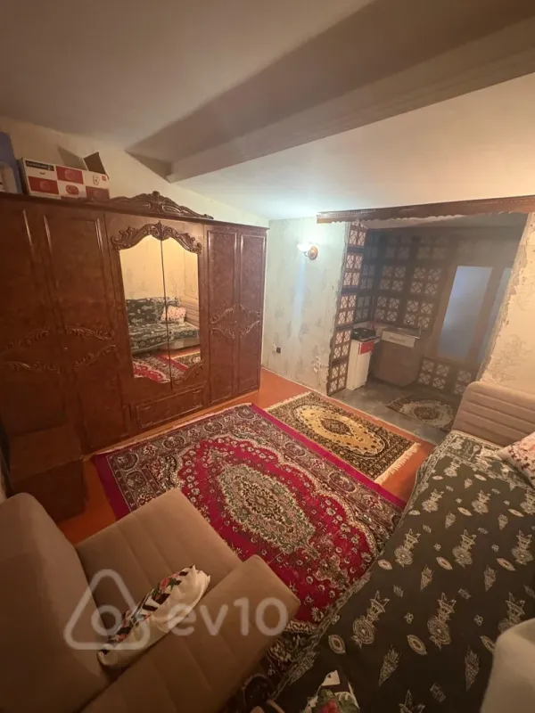 Kirayə verilir 2 otaqlı köhnə tikili 55 m²