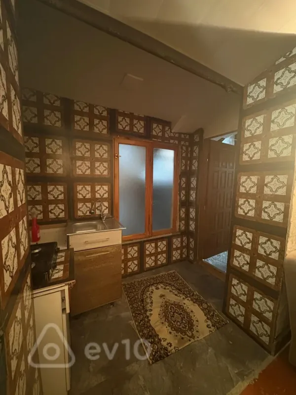 Kirayə verilir 2 otaqlı köhnə tikili 55 m²