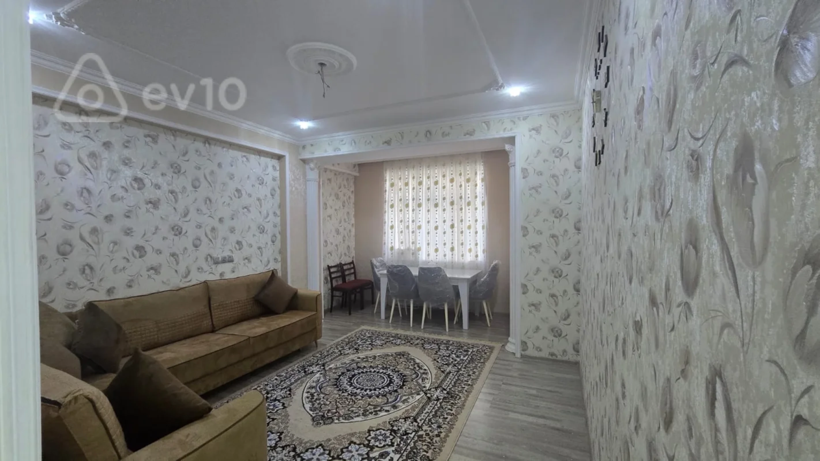Kirayə verilir 2 otaqlı yeni tikili 60 m²