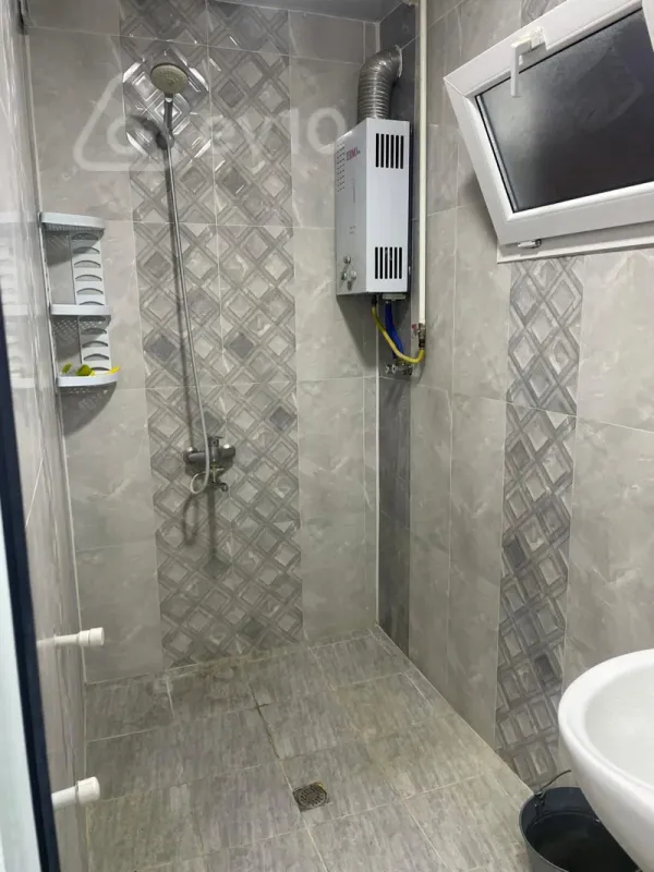 Kirayə verilir 1 otaqlı köhnə tikili 35 m²