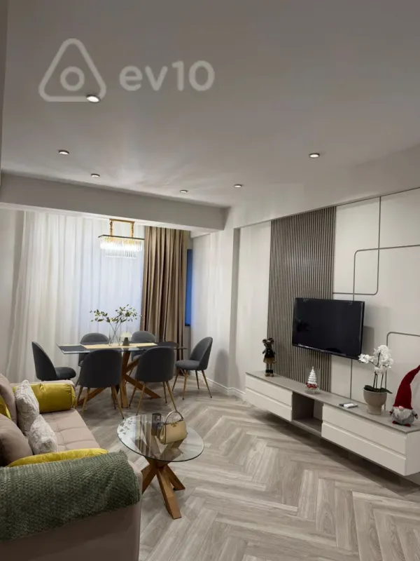 Kirayə verilir 2 otaqlı yeni tikili 68 m²