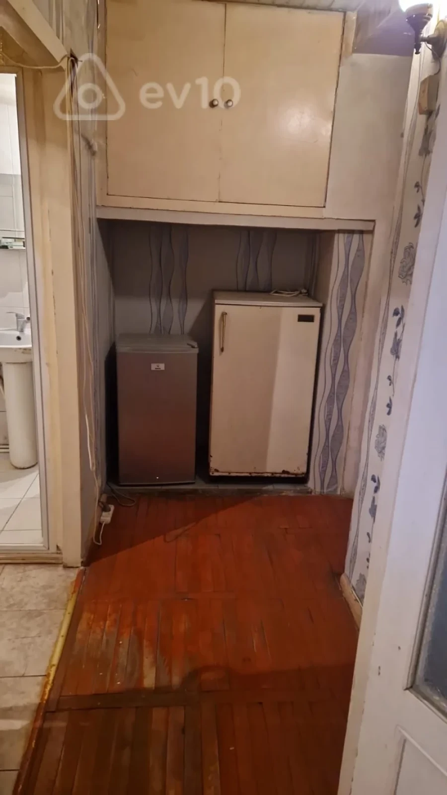 Satılır 2 otaqlı köhnə tikili 33 m²
