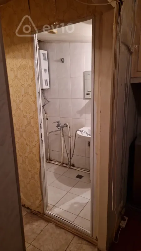 Satılır 2 otaqlı köhnə tikili 33 m²