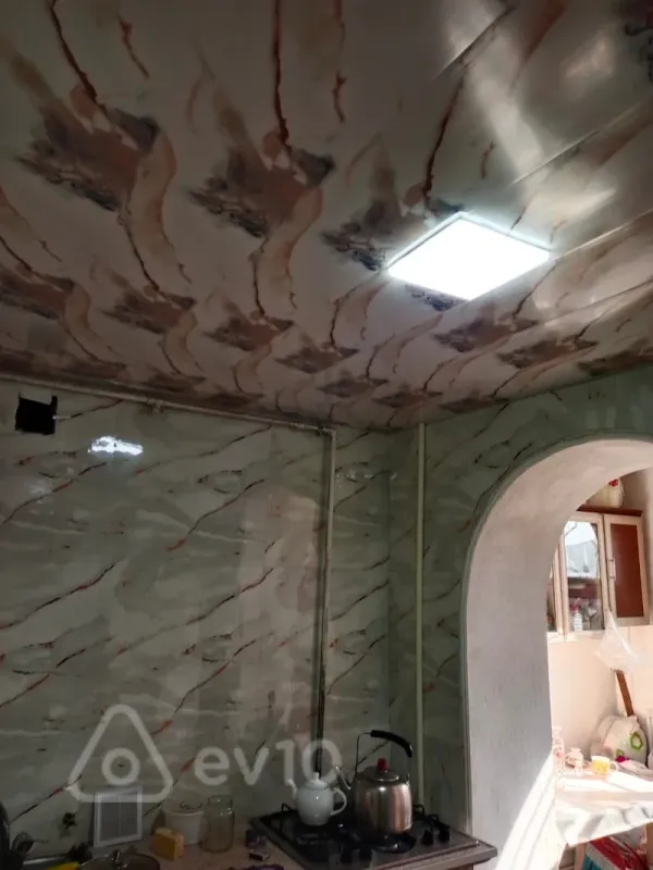 Satılır 1 otaqlı köhnə tikili 36 m²