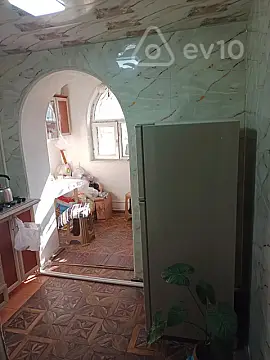 Satılır 1 otaqlı köhnə tikili 36 m²