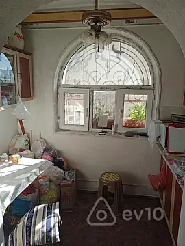 Satılır 1 otaqlı köhnə tikili 36 m²