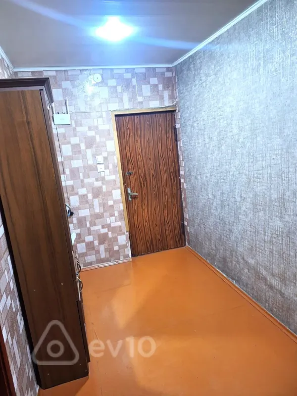 Kirayə verilir 3 otaqlı köhnə tikili 85 m²