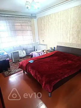 Kirayə verilir 3 otaqlı köhnə tikili 85 m²