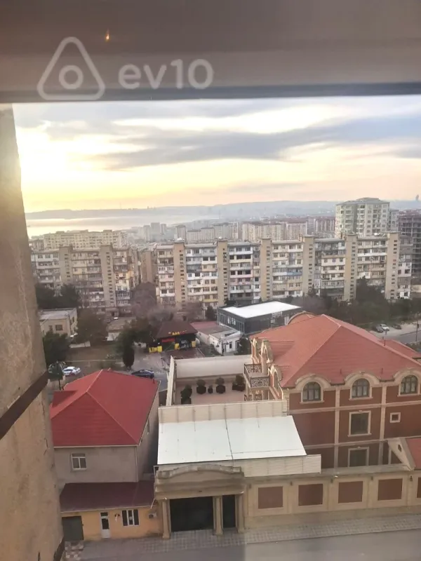 Kirayə verilir 3 otaqlı köhnə tikili 85 m²