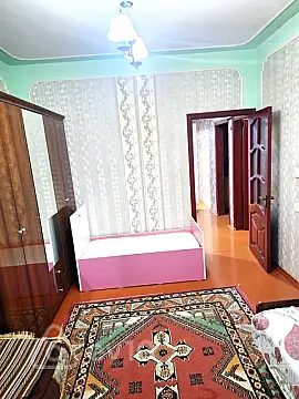 Kirayə verilir 3 otaqlı köhnə tikili 85 m²