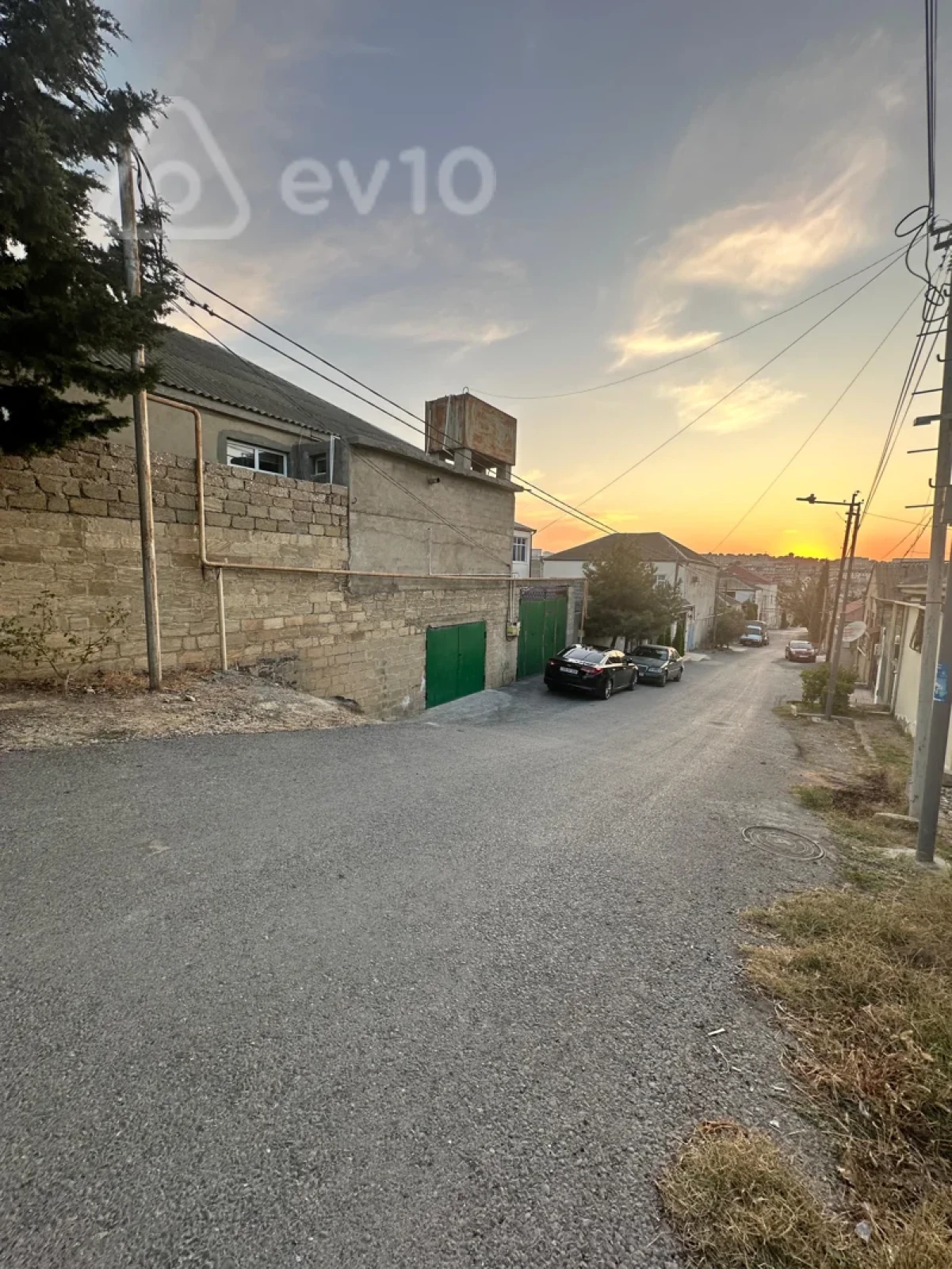Satılır 6 otaqlı həyət evi 160 m²