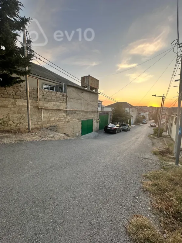 Satılır 6 otaqlı həyət evi 160 m²