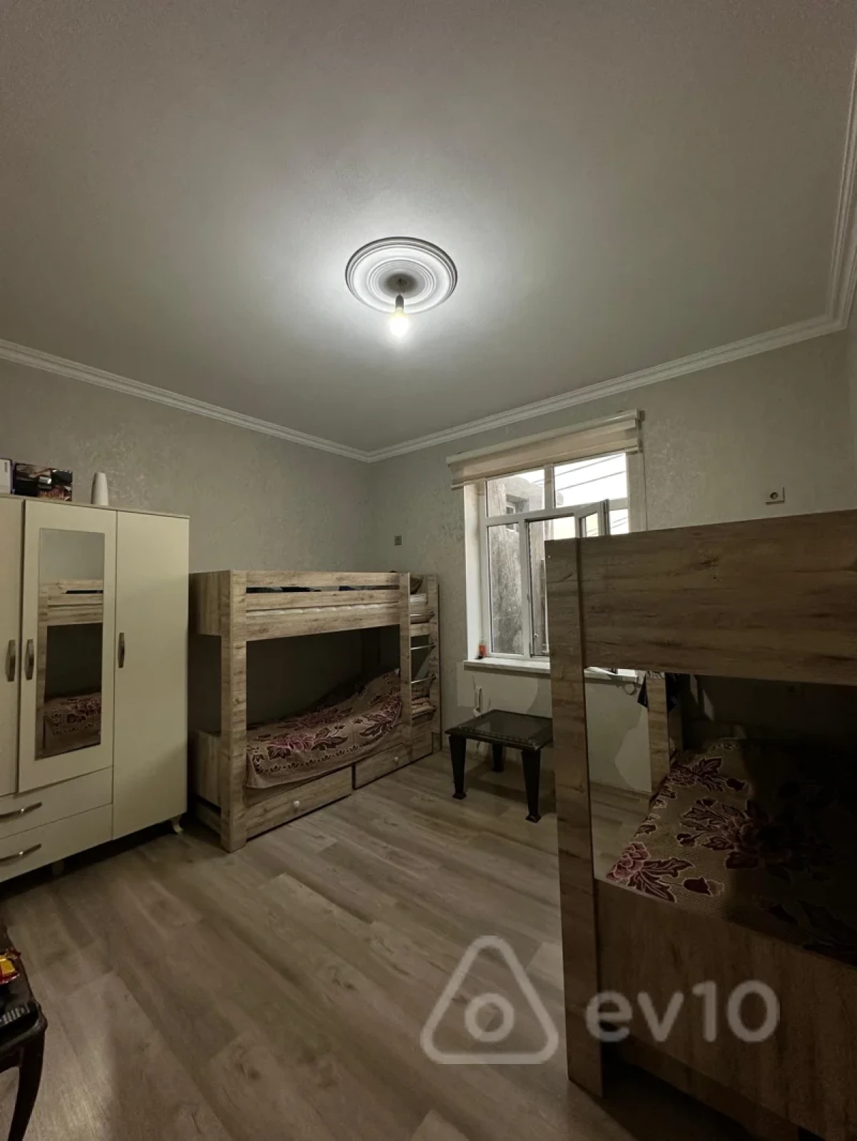 Satılır 6 otaqlı həyət evi 160 m²