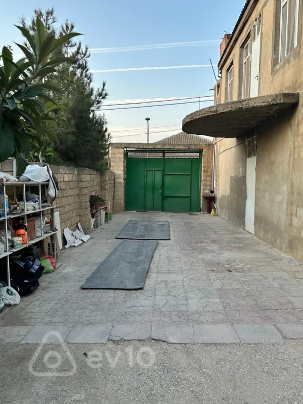Satılır 6 otaqlı həyət evi 160 m²