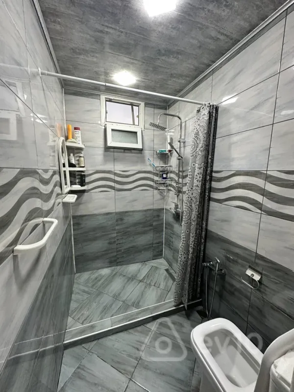 Satılır 6 otaqlı həyət evi 160 m²