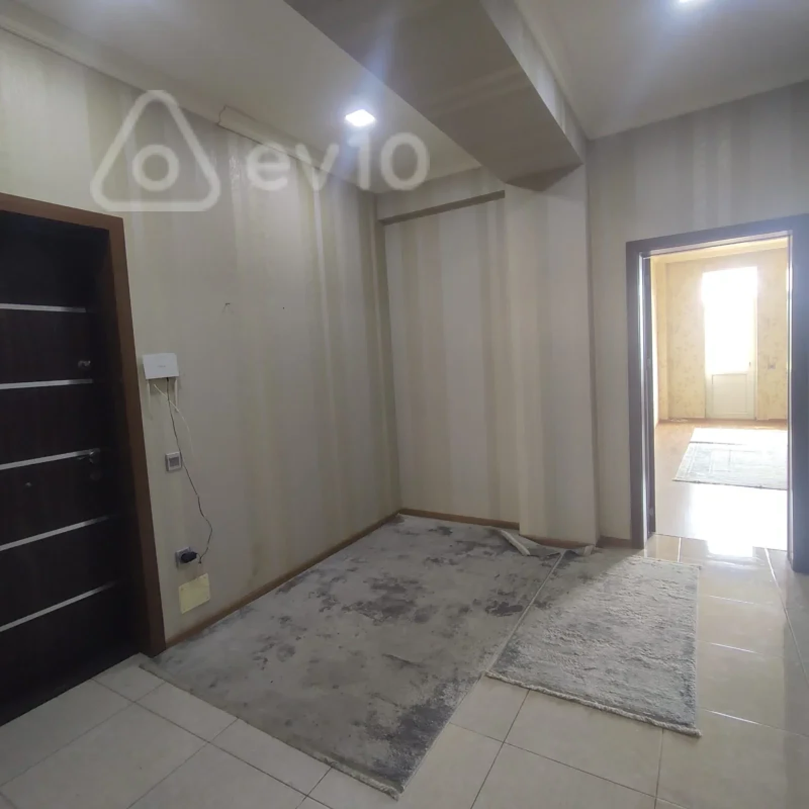 Kirayə verilir 2 otaqlı yeni tikili 107 m²