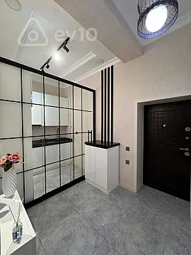 Kirayə verilir 2 otaqlı yeni tikili 65 m²