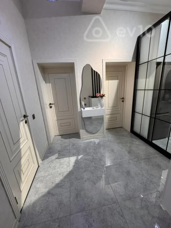 Kirayə verilir 2 otaqlı yeni tikili 65 m²