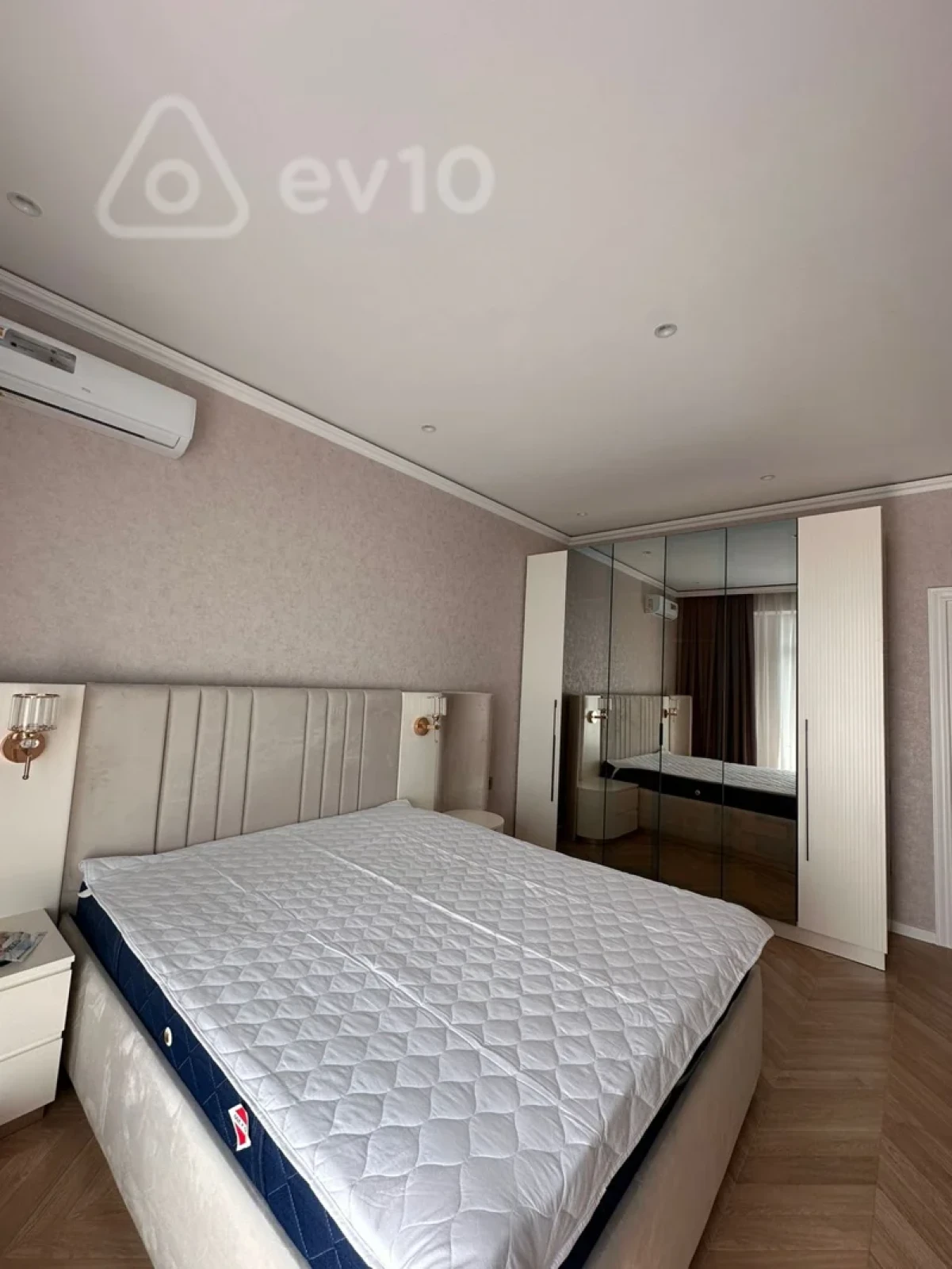 Kirayə verilir 3 otaqlı yeni tikili 150 m²