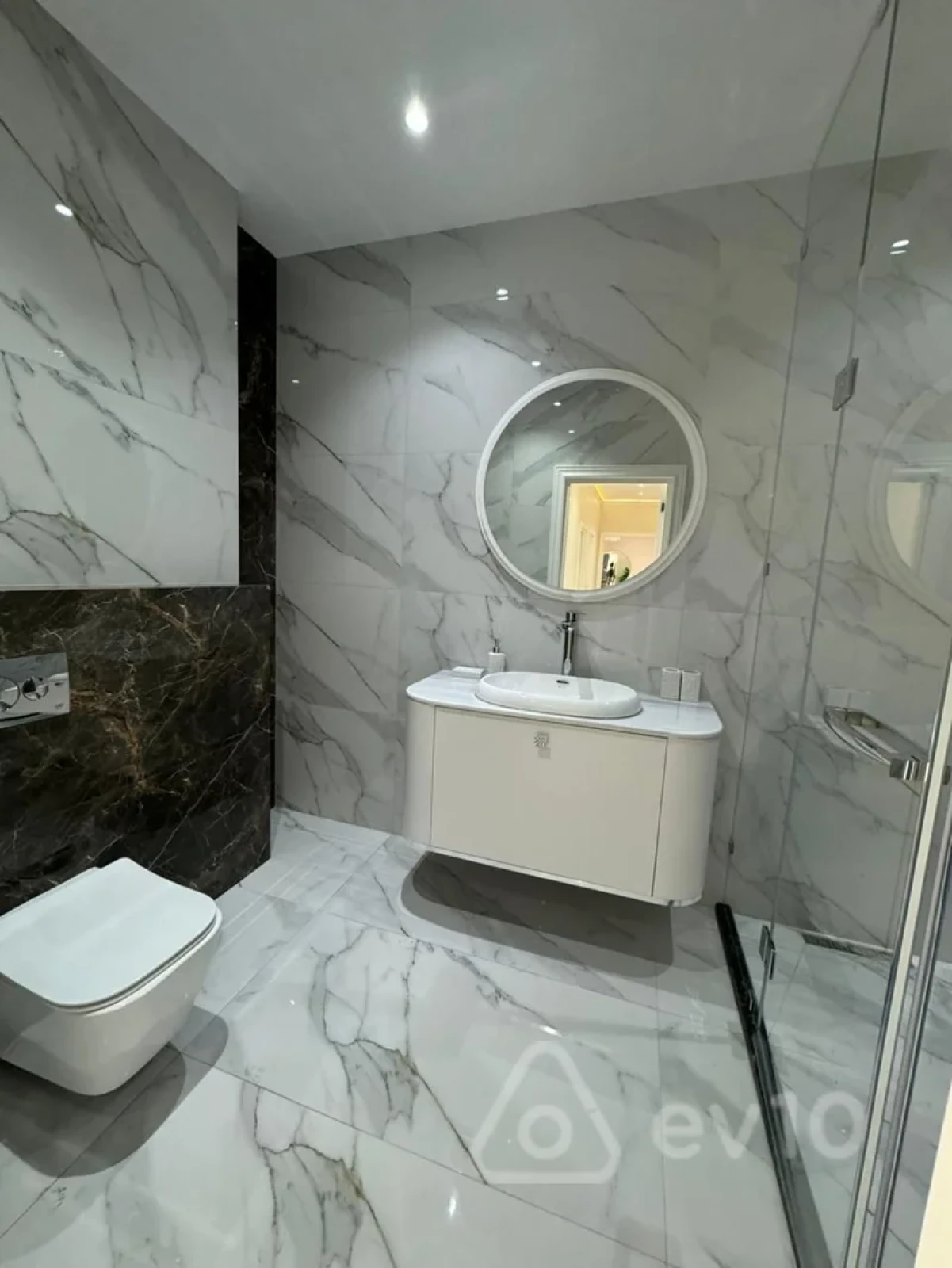 Kirayə verilir 3 otaqlı yeni tikili 150 m²