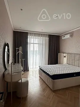 Kirayə verilir 3 otaqlı yeni tikili 150 m²