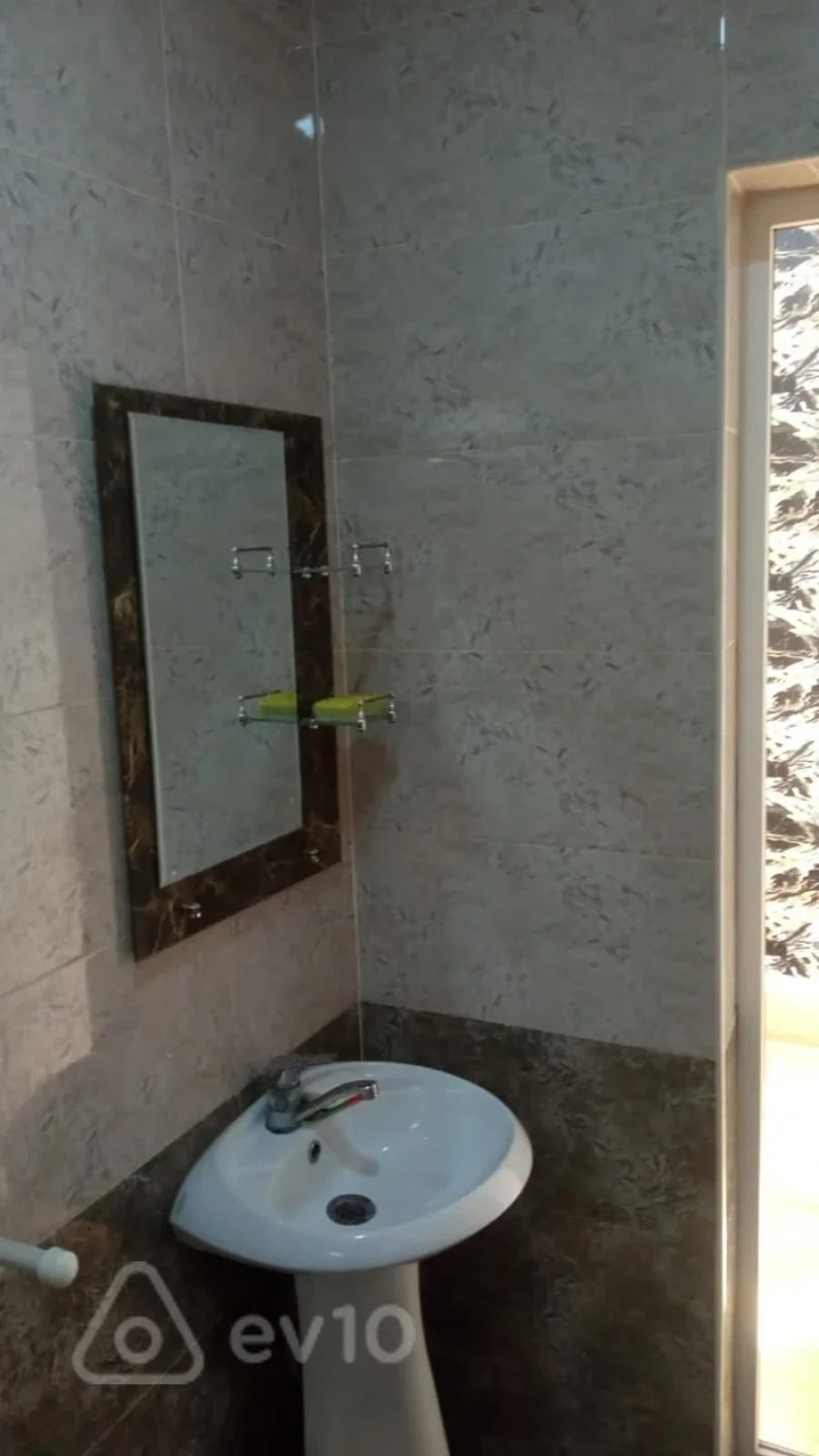 Kirayə verilir 2 otaqlı həyət evi 55 m²