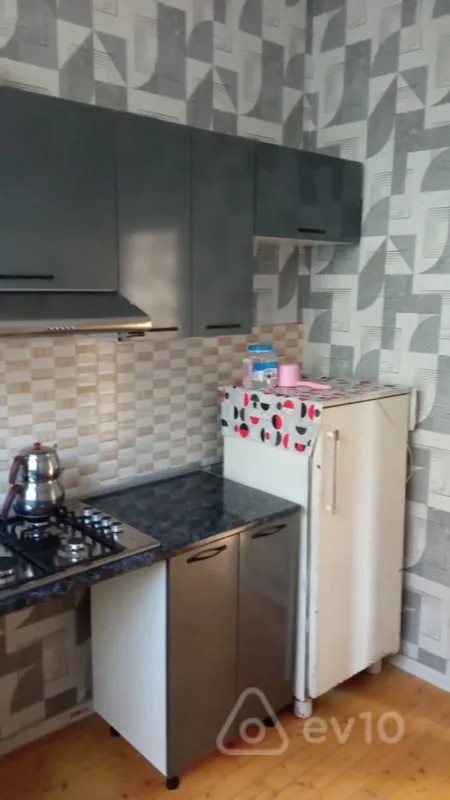 Kirayə verilir 2 otaqlı həyət evi 55 m²