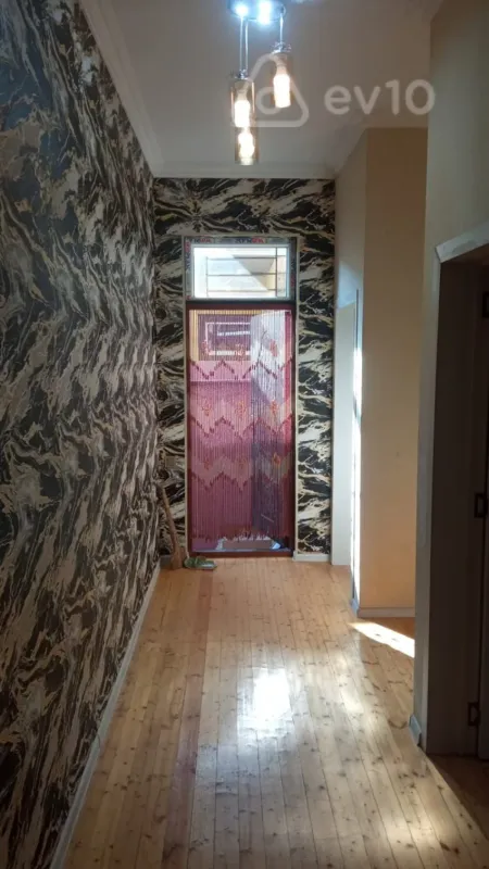 Kirayə verilir 2 otaqlı həyət evi 55 m²