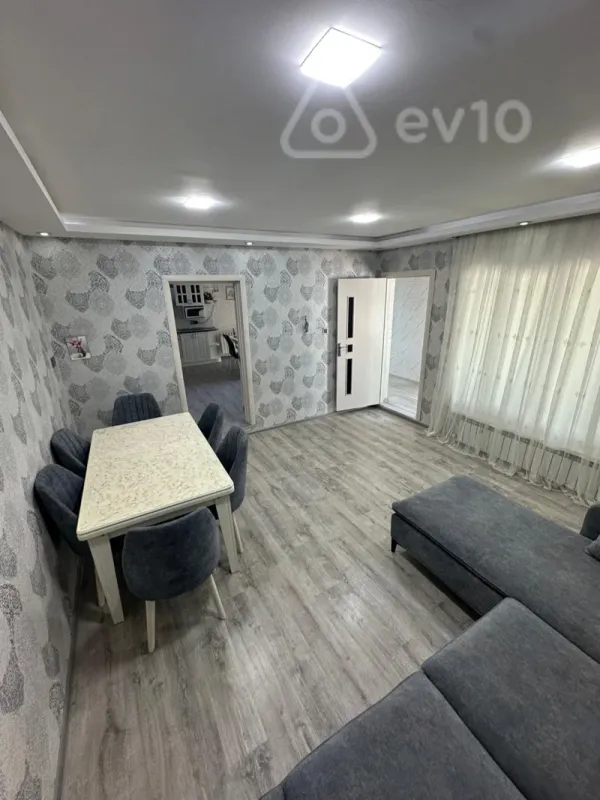 Kirayə verilir 2 otaqlı həyət evi 75 m²