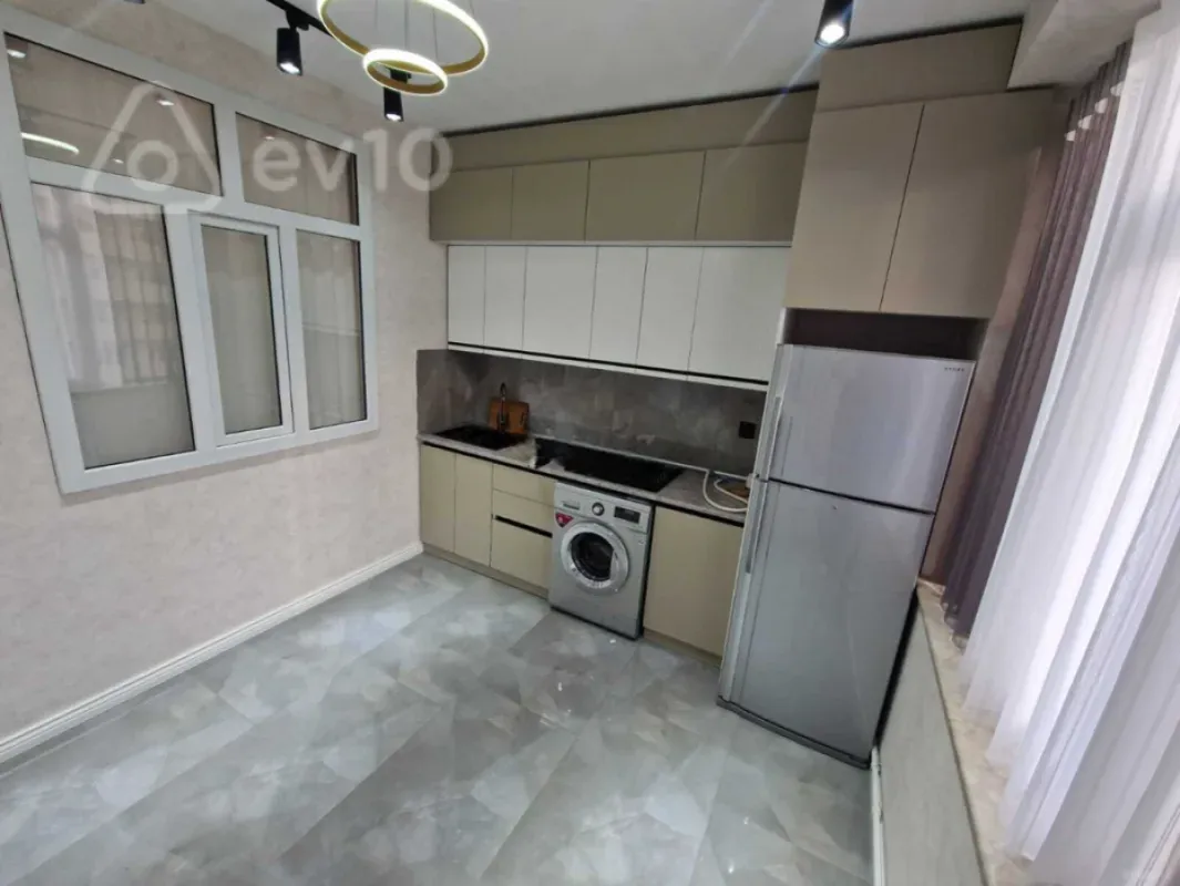 Kirayə verilir 2 otaqlı yeni tikili 65 m²