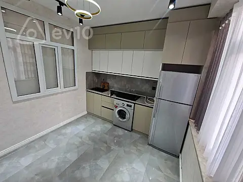 Kirayə verilir 2 otaqlı yeni tikili 65 m²