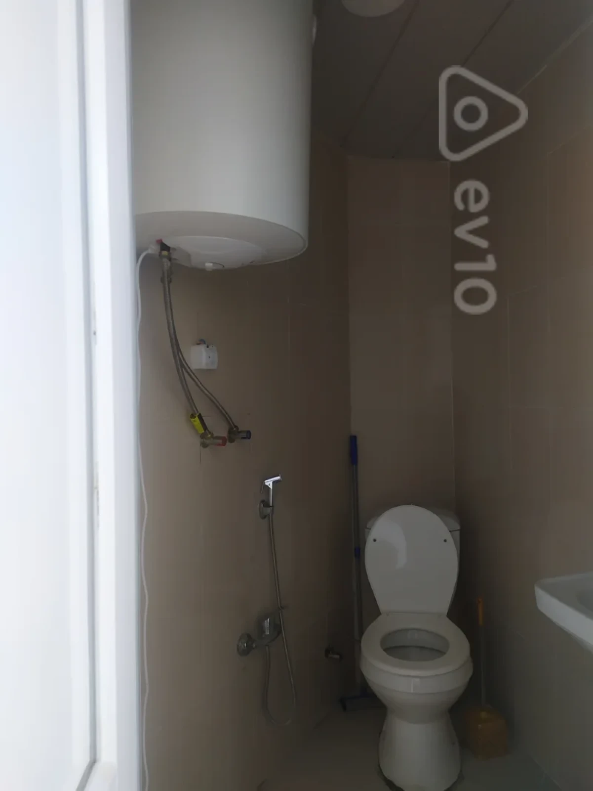 Satılır mənzil 48 m²