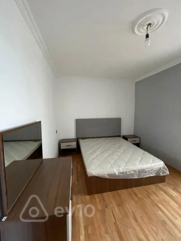 Kirayə verilir 2 otaqlı yeni tikili 70 m²