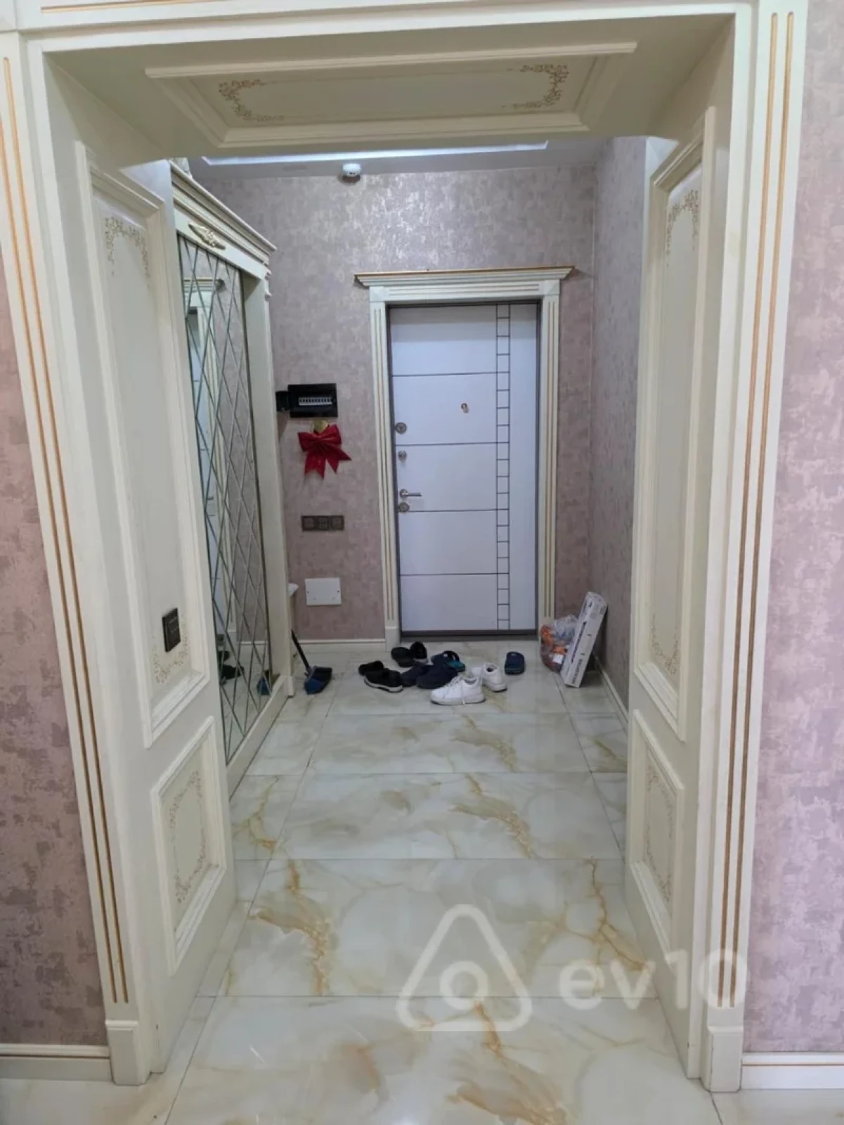 Kirayə verilir 3 otaqlı yeni tikili 143 m²