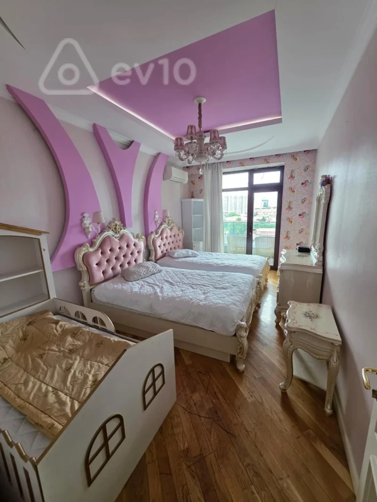 Kirayə verilir 3 otaqlı yeni tikili 143 m²