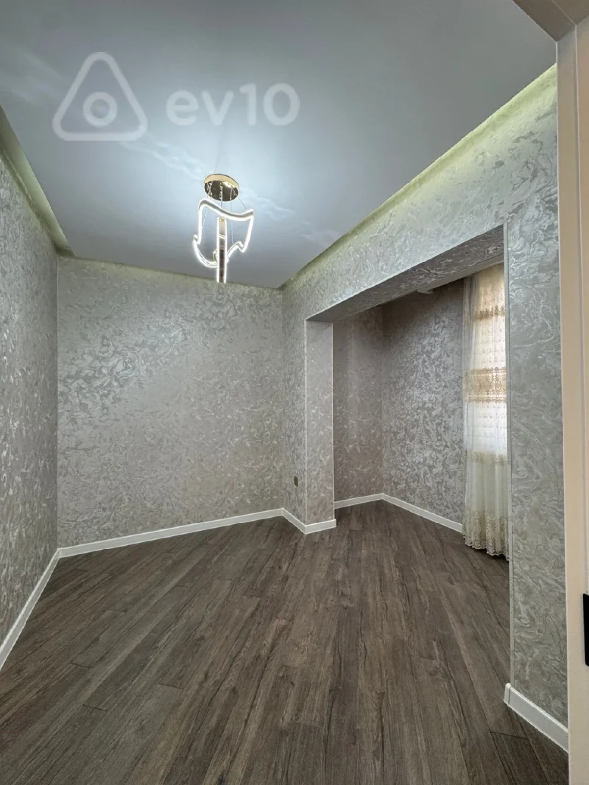 Kirayə verilir 3 otaqlı köhnə tikili 100 m²