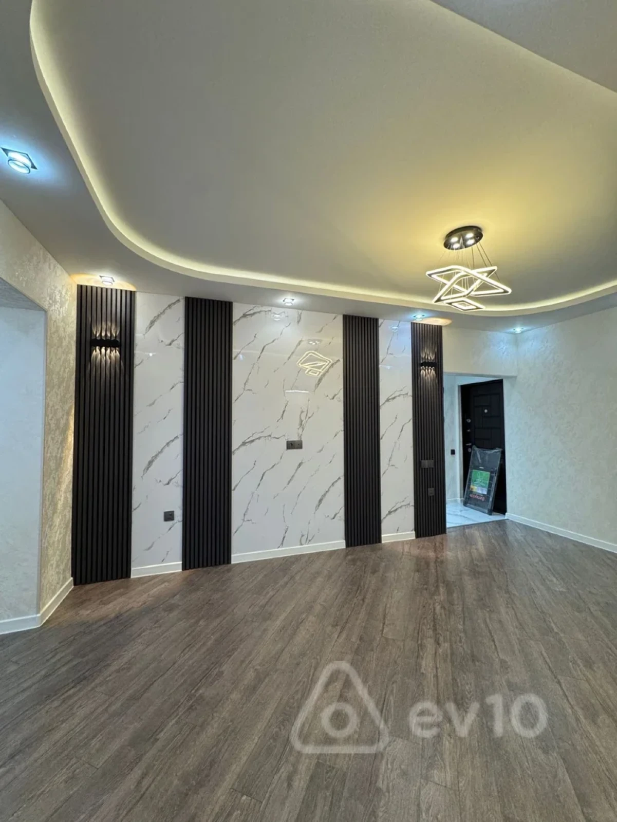 Kirayə verilir 3 otaqlı köhnə tikili 100 m²