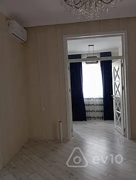 Kirayə verilir 2 otaqlı köhnə tikili 46 m²