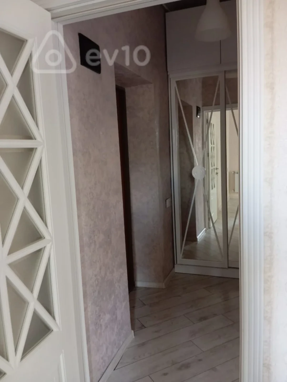 Kirayə verilir 2 otaqlı köhnə tikili 46 m²