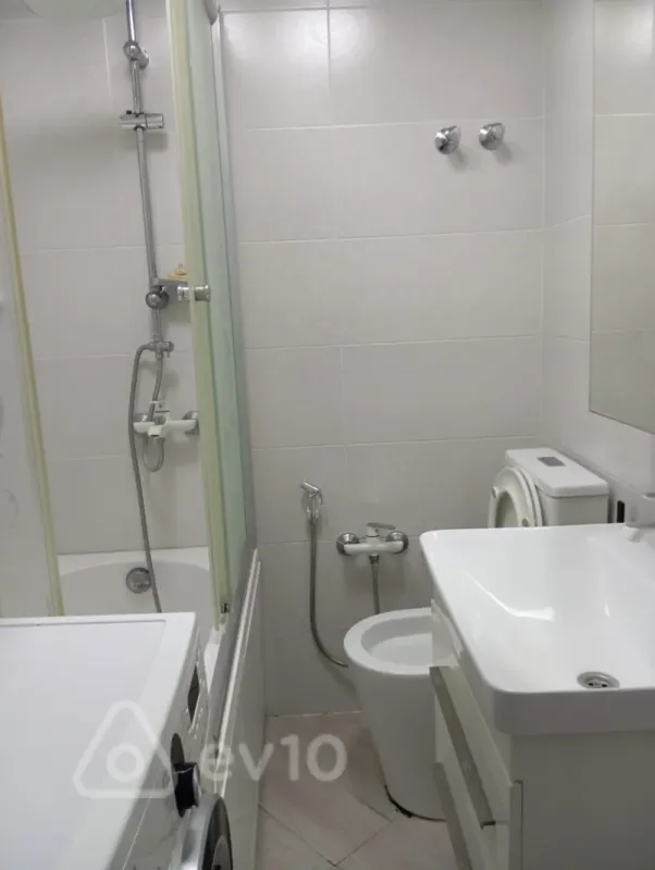 Kirayə verilir 2 otaqlı köhnə tikili 46 m²