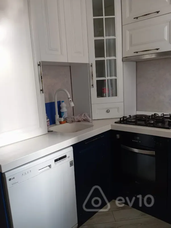 Kirayə verilir 2 otaqlı köhnə tikili 46 m²