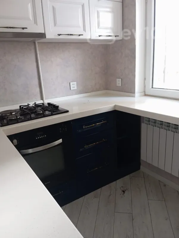 Kirayə verilir 2 otaqlı köhnə tikili 46 m²