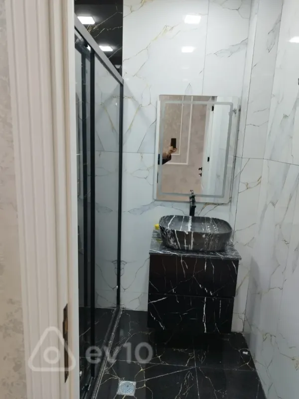 Kirayə verilir 3 otaqlı yeni tikili 110 m²